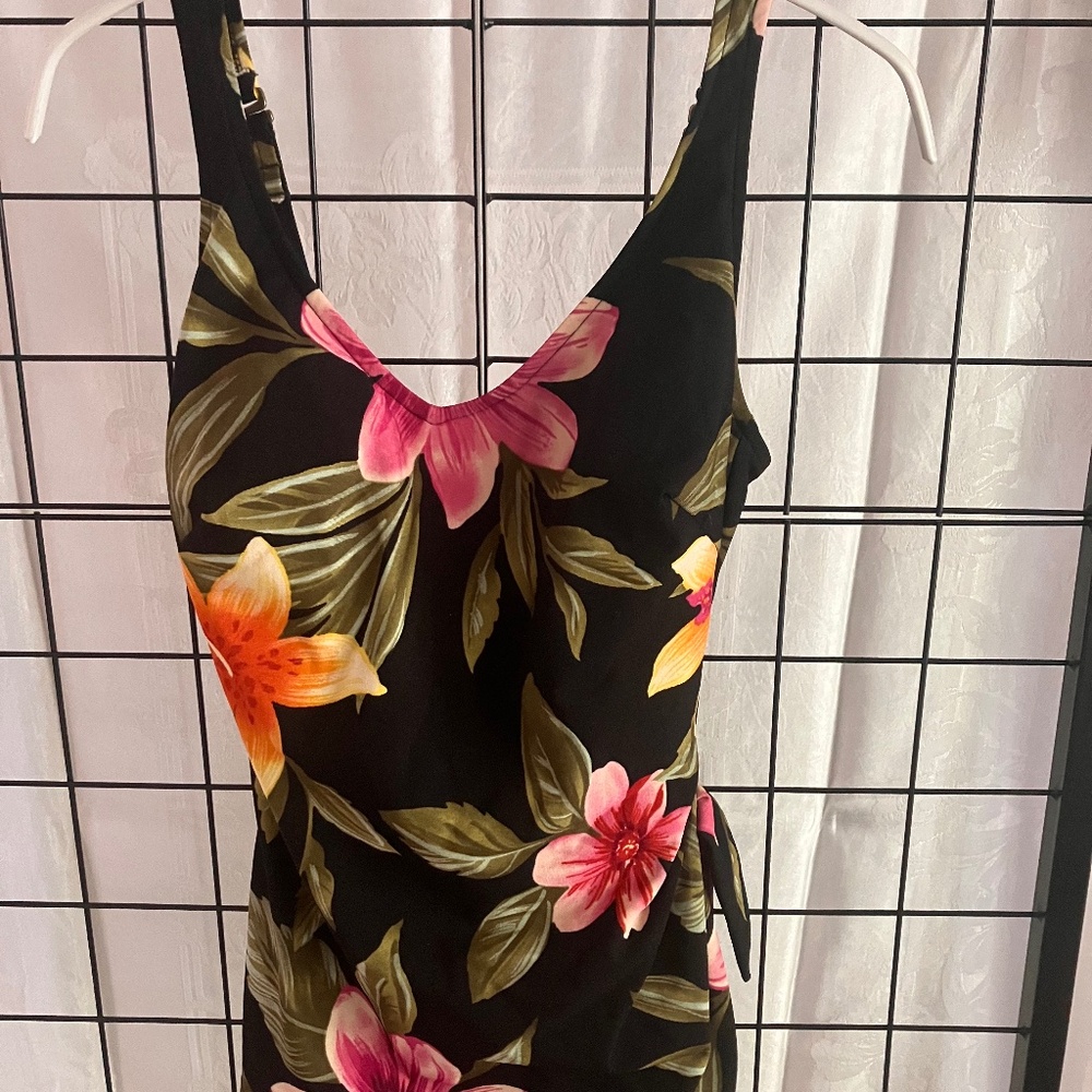 Roxanne size 12, bra 34D, flattering sarong skirt one piece bathing suit